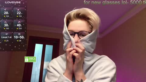 chloue and Gretta online show from 01/04/25, 10:24