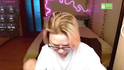 chloue and Gretta online show from 03/01/25, 04:33