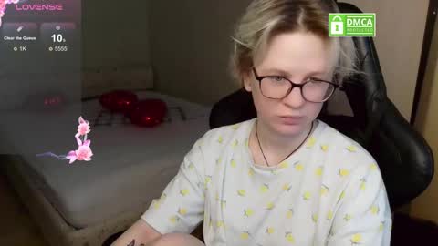 chloue and Gretta online show from 02/23/26, 08:33