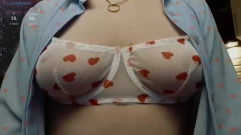 Snapshot of _elven_dreams__ chatting on 06/17/26, 07:48 chloue and Gretta online show from 06/17/26, 07:48