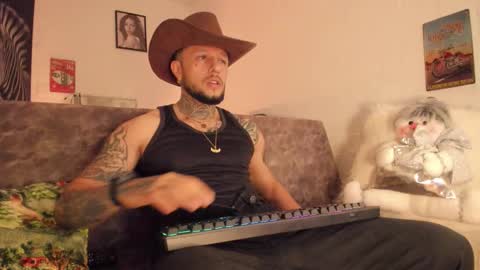 Emilio online show from 12/21/25, 09:27