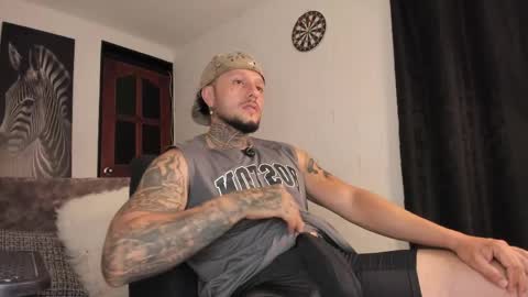 Snapshot of _emilio_escobar chatting on 05/26/26, 09:49 Emilio online show from 05/26/26, 09:49