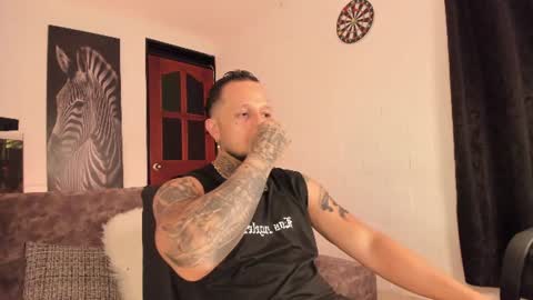 Snapshot of _emilio_escobar chatting on 06/19/26, 10:08 Emilio online show from 06/19/26, 10:08