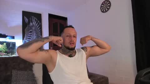 Snapshot of _emilio_escobar chatting on 06/22/26, 07:27 Emilio online show from 06/22/26, 07:27