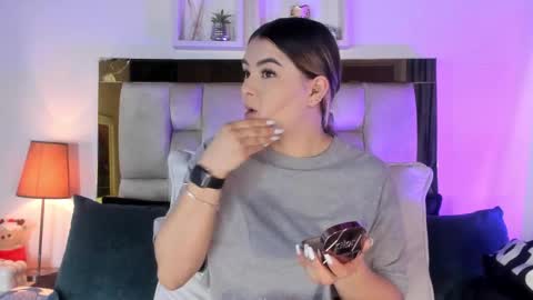 Isabella online show from 02/07/26, 12:09