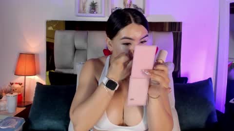 Isabella online show from 03/07/26, 12:02