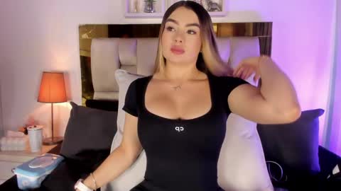 Isabella online show from 03/25/26, 12:11