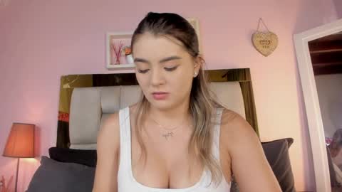 Isabella online show from 05/20/26, 12:11