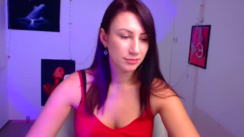 Snapshot of _emma_lay chatting on 12/16/24, 01:22 Emma online show from 12/16/24, 01:22