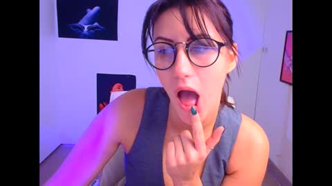 Snapshot of _emma_lay chatting on 01/18/25, 02:12 Emma online show from 01/18/25, 02:12
