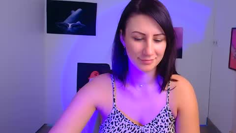Snapshot of _emma_lay chatting on 01/25/25, 01:30 Emma online show from 01/25/25, 01:30
