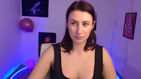 Snapshot of _emma_lay chatting on 03/12/25, 10:37 Emma online show from 03/12/25, 10:37