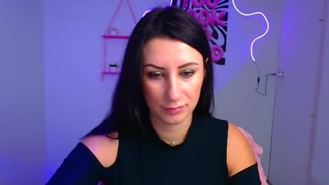 Snapshot of _emma_lay chatting on 10/10/25, 06:23 Emma online show from 10/10/25, 06:23