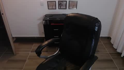 Emma online show from 12/21/25, 06:20