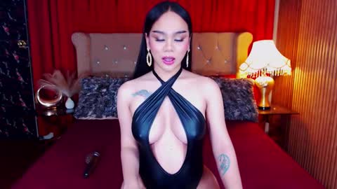 _empressvalerie_ online show from 10/24/25, 09:38