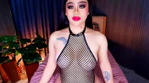 Snapshot of _empressvalerie_ chatting on 06/03/26, 09:45 _empressvalerie_ online show from 06/03/26, 09:45