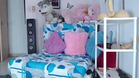 Emily Valencia online show from 03/04/25, 05:53