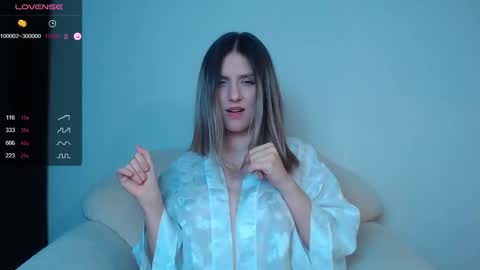 _esmeraldiyaa_ online show from 02/02/25, 10:39