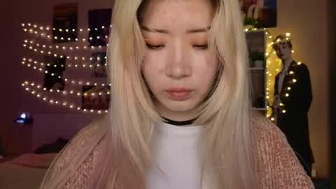 Snapshot of _eve____ chatting on 05/12/26, 03:58 EveEva online show from 05/12/26, 03:58