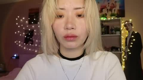Snapshot of _eve____ chatting on 05/17/26, 03:26 EveEva online show from 05/17/26, 03:26