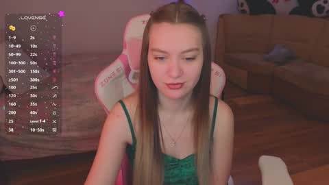 Evie online show from 01/10/25, 04:22