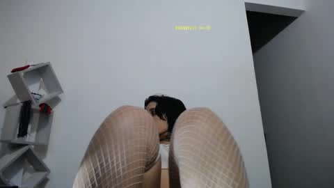  Exa help me position myself with your thumb up thanks  online show from 03/02/25, 11:42