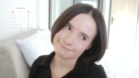 Essie  online show from 03/29/26, 03:56