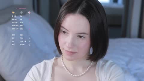 Snapshot of _female_essence_ chatting on 05/16/26, 08:33 Essie online show from 05/16/26, 08:33