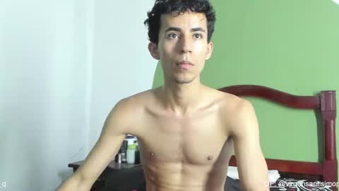 Snapshot of _fiore_ chatting on 06/17/26, 11:01 jair eduardo online show from 06/17/26, 11:01