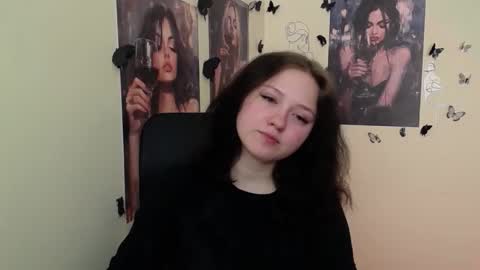 Snapshot of _foxy_lady chatting on 04/27/26, 06:00 Alice online show from 04/27/26, 06:00