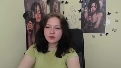 Snapshot of _foxy_lady chatting on 05/08/26, 06:08 Alice online show from 05/08/26, 06:08