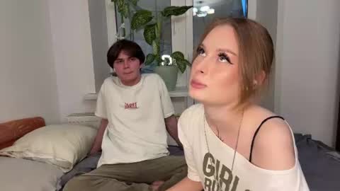 Snapshot of _freedom_couple_ chatting on 06/16/26, 06:43 Kaithie and Jessie online show from 06/16/26, 06:43