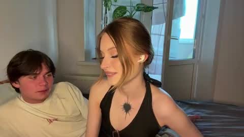 Snapshot of _freedom_couple_ chatting on 06/17/26, 05:36 Kaithie and Jessie online show from 06/17/26, 05:36