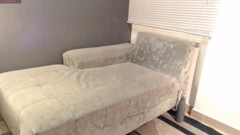 Snapshot of _funny_room_ chatting on 02/02/25, 03:49 Laura Juan online show from 02/02/25, 03:49