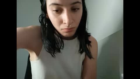 Snapshot of _genesid_dixton chatting on 02/08/25, 11:45 Mia-foster online show from 02/08/25, 11:45