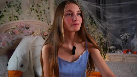 Milly online show from 10/31/25, 02:23