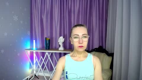 _greybunny_ online show from 09/15/25, 08:25