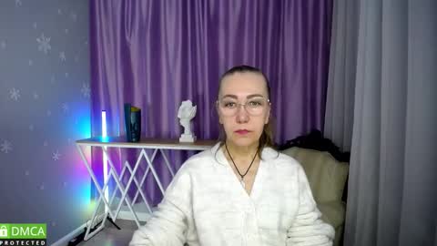 _greybunny_ online show from 09/23/25, 10:40