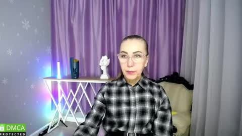 _greybunny_ online show from 09/27/25, 11:26