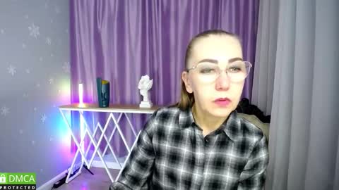 _greybunny_ online show from 09/28/25, 09:25