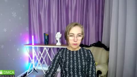 _greybunny_ online show from 10/14/25, 12:28