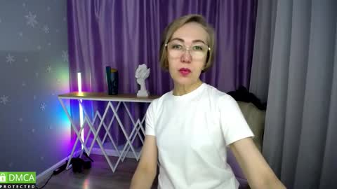 _greybunny_ online show from 10/17/25, 07:22