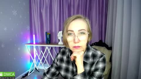 _greybunny_ online show from 10/23/25, 09:52