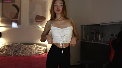 Snapshot of _guesswhat_ chatting on 02/12/25, 01:37 Katarina online show from 02/12/25, 01:37