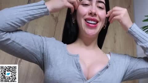 sara online show from 12/12/24, 01:53