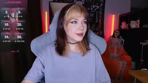 Tori online show from 11/23/25, 10:15