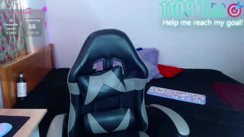 Snapshot of _gwen__ chatting on 05/13/26, 08:34 Gwen online show from 05/13/26, 08:34
