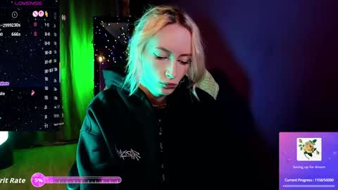 Snapshot of _helencarter chatting on 05/24/26, 08:36 Helen Carter 3 Next stream 2330 MSC online show from 05/24/26, 08:36