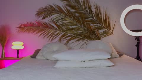 Holly online show from 12/22/24, 05:56