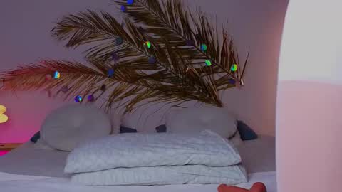 Holly online show from 02/23/25, 12:48